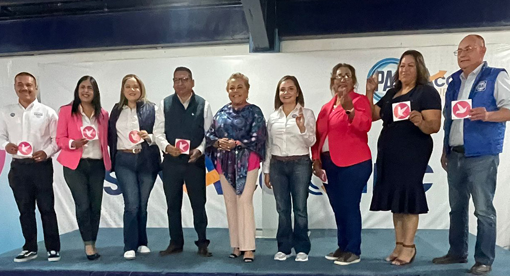 presenta-maricarmeenn-flores-su-planilla-municipal